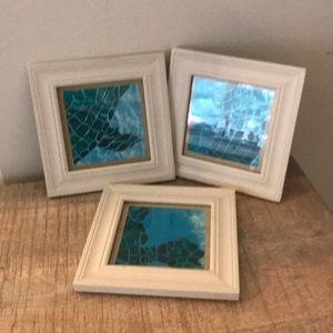 3 small picture frames